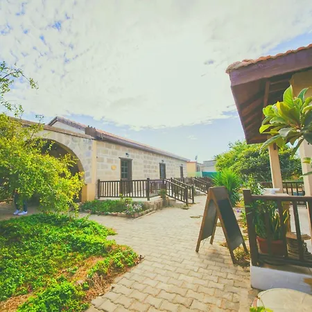 게스트하우스 Castle Karpasia An Authentic Rizokarpaso