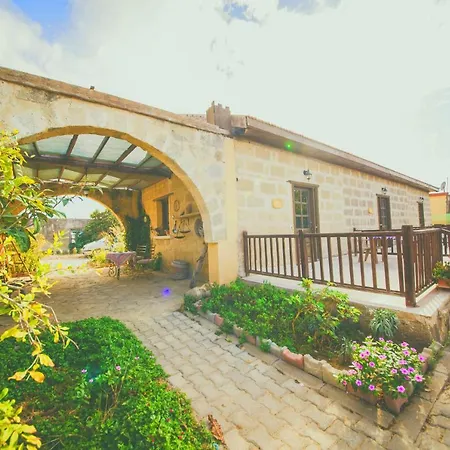 Castle Karpasia Authentic Atmosphere ! Guest house *