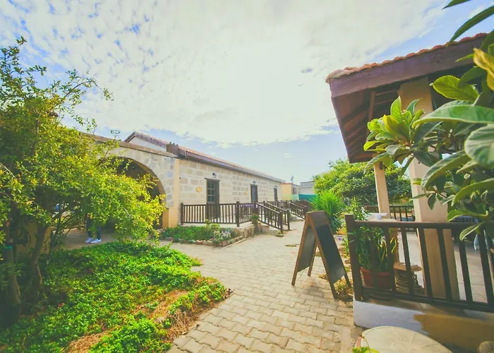 ゲストハウス Castle Karpasia An Authentic Rizokarpaso